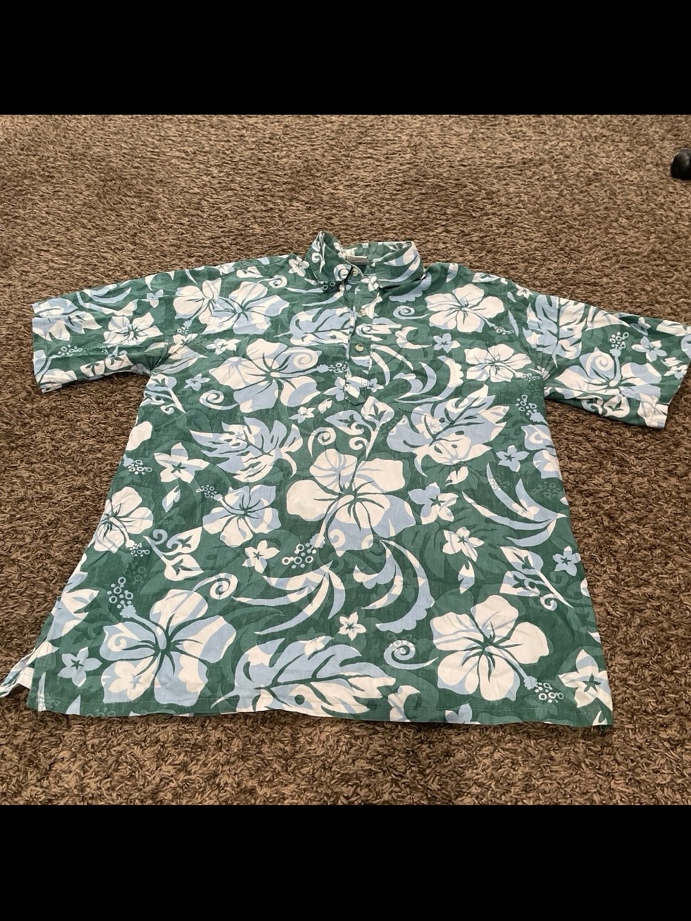 Go, barefoot reverse print three button Hawaiian shirt men’s large green